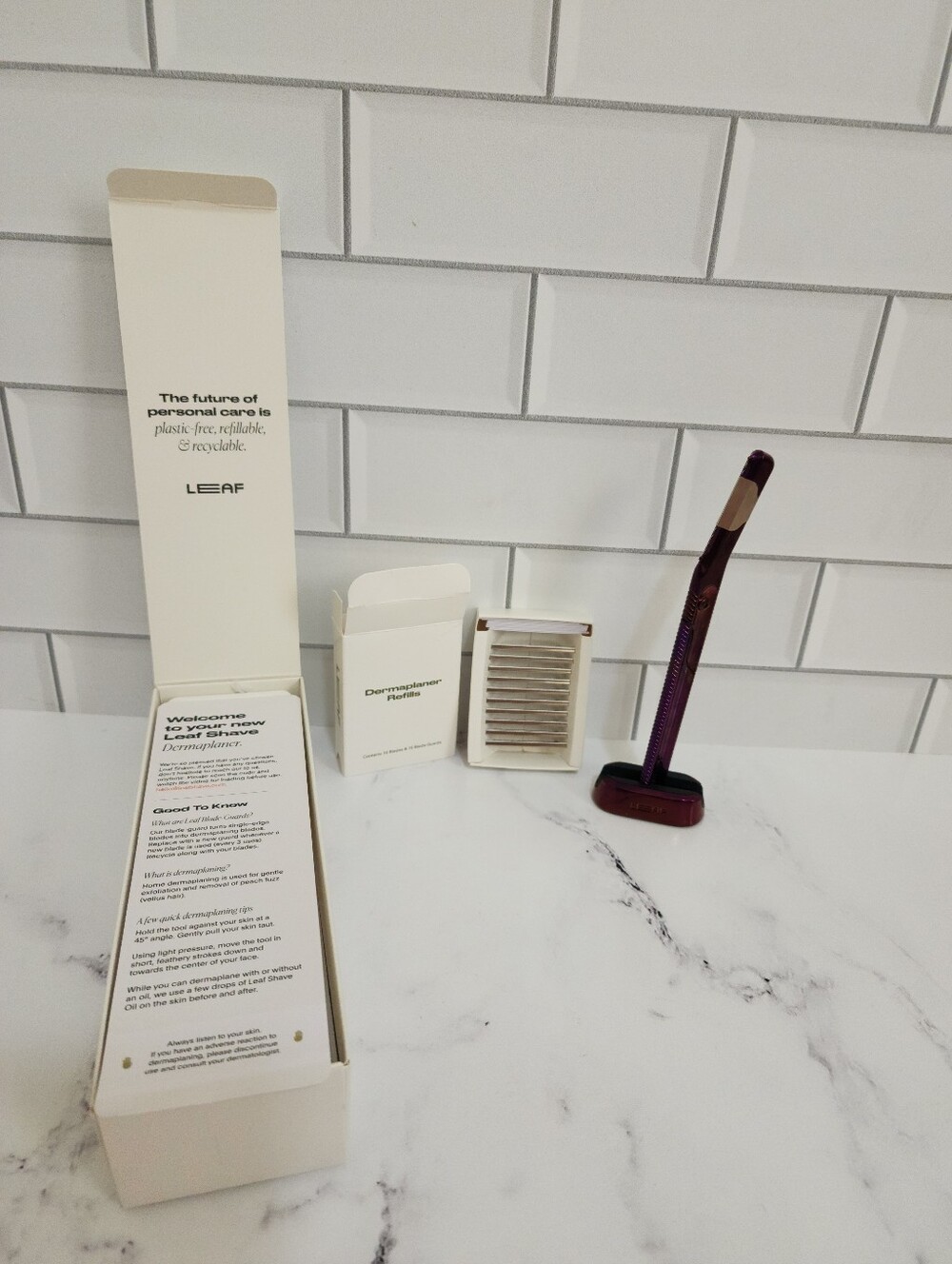 Leaf Dermaplaner Kit - Picture 2 of 7